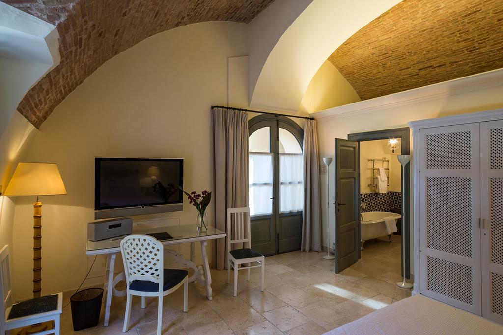 Palazzo Margherita Bernalda Exterior foto