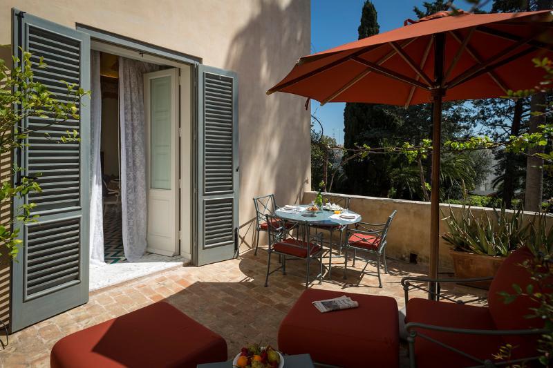 Palazzo Margherita Bernalda Exterior foto